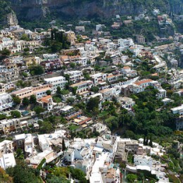La Costiera di Napoli dal Metrò del Mare